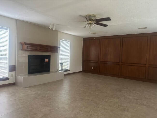 Building Photo - 14802 Sagamore Hills Dr