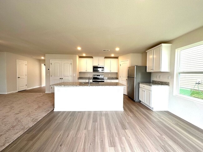 Building Photo - Beautiful 4BR/2.5BA Home in Charlotte!