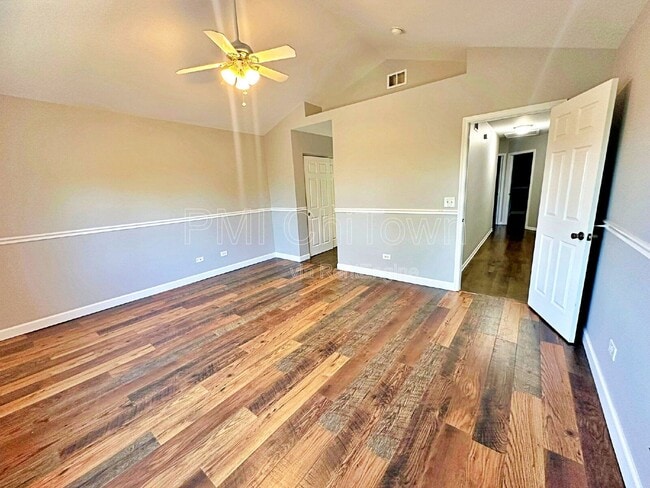 Building Photo - 5682 Cambridge Way