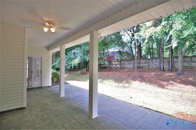 Building Photo - 206 Horseshoe Bend N