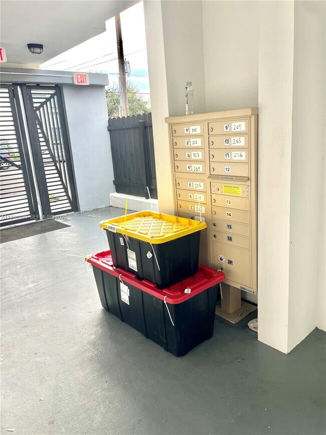 Building Photo - 1547 NW 2nd St