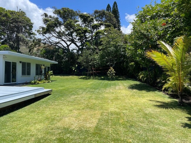 Building Photo - Fully Fully Furnished Lanikai Beach Oasis ...