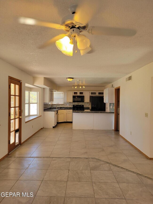 Building Photo - 6920 Imperial Ridge Dr