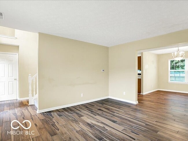 Building Photo - 7133 Silver Lake Dr