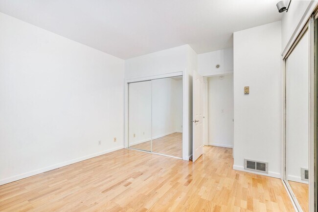 Building Photo - 205 S Montgomery St