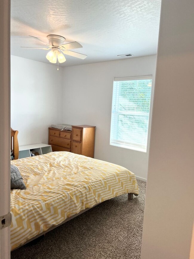 Building Photo - New on the market!
