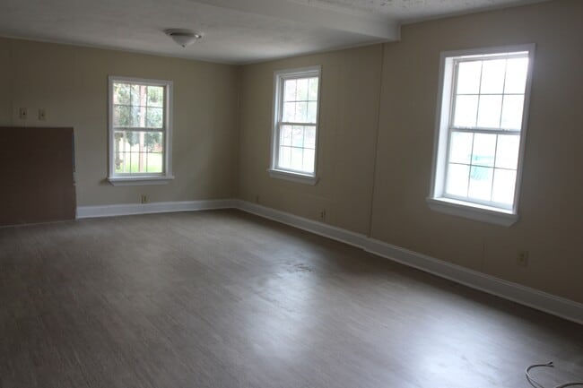 Building Photo - 413 Vick St