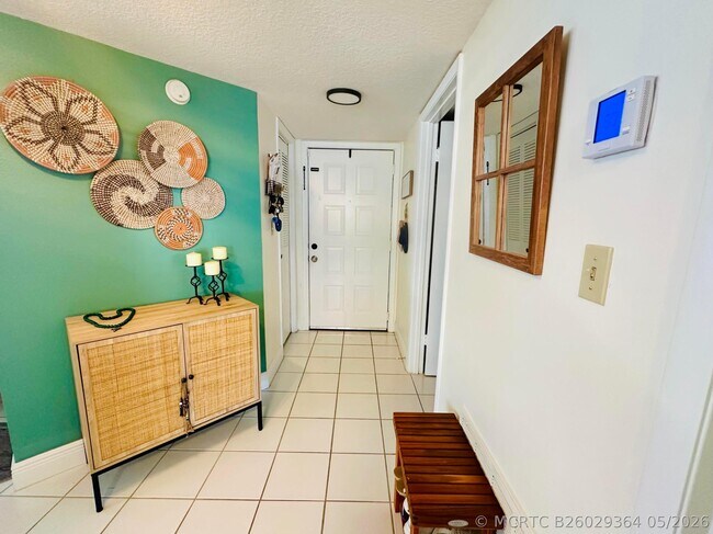 Building Photo - 225 S Tropical Trail