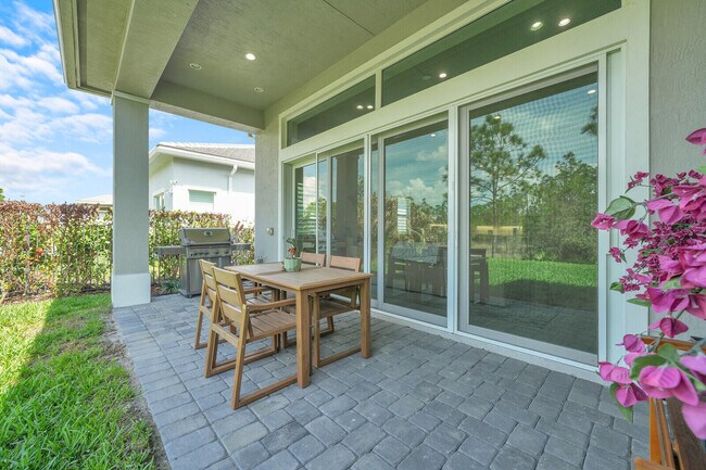 Building Photo - 138 Palma St