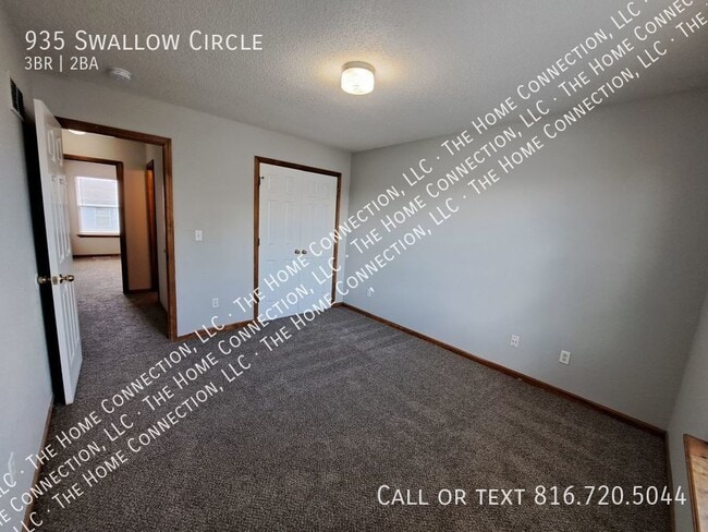 Building Photo - 935 Swallow Cir