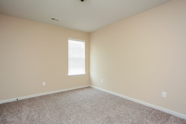 Building Photo - 2229 Lesterfield Pl