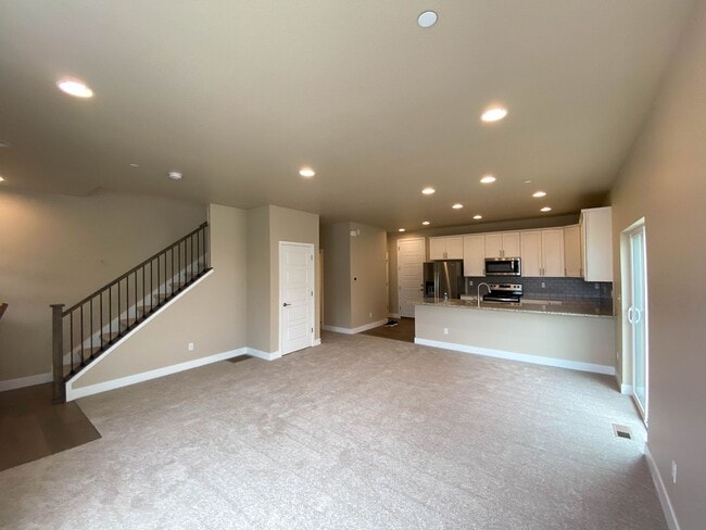 Building Photo - Stunning 4-Bedroom Duplex in Desirable Alpine Vista Neighborhood