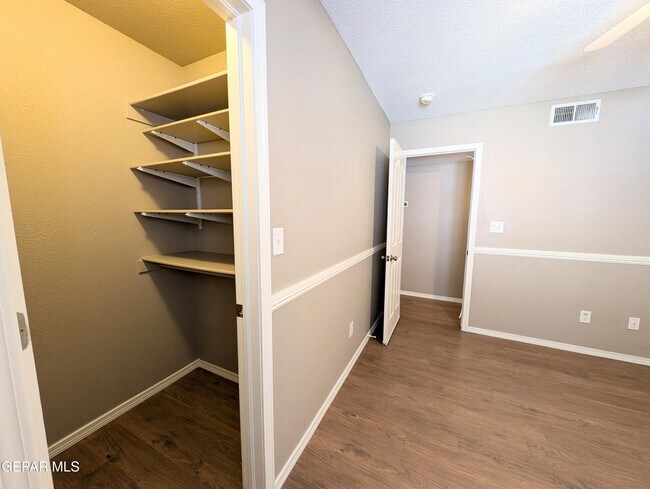 Building Photo - 12145 Sun Arbor Pl