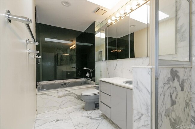 Building Photo - 1 Tiffany Cir