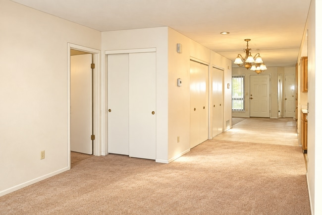 Building Photo - 3176 Shoshone Dr