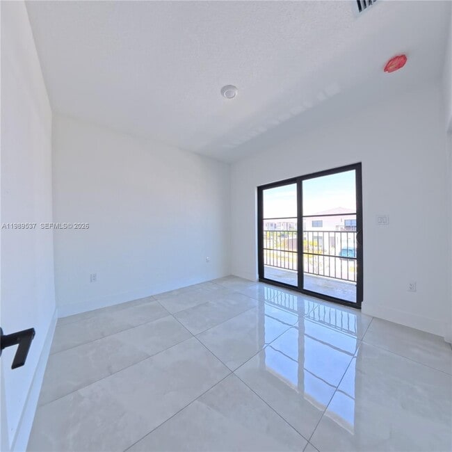 Building Photo - 1374 NW 1st St