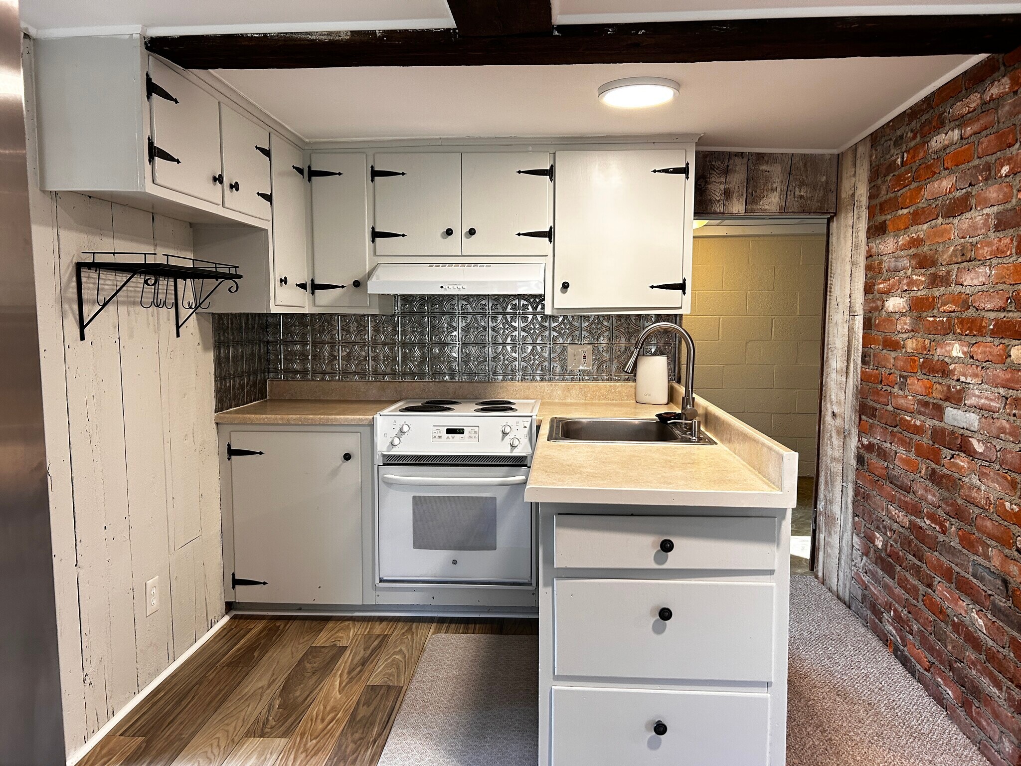 Building Photo - 1201 S 24th St