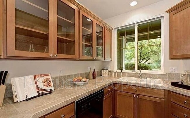 Building Photo - 1693 NE Juneberry St