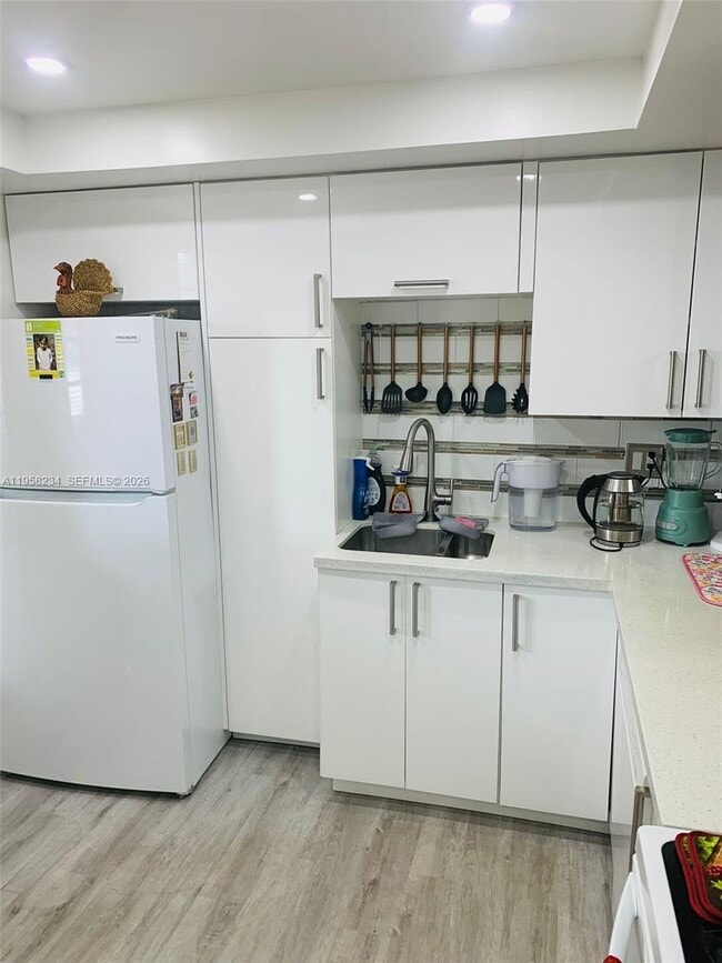 Building Photo - 1333 Hallandale Beach Blvd