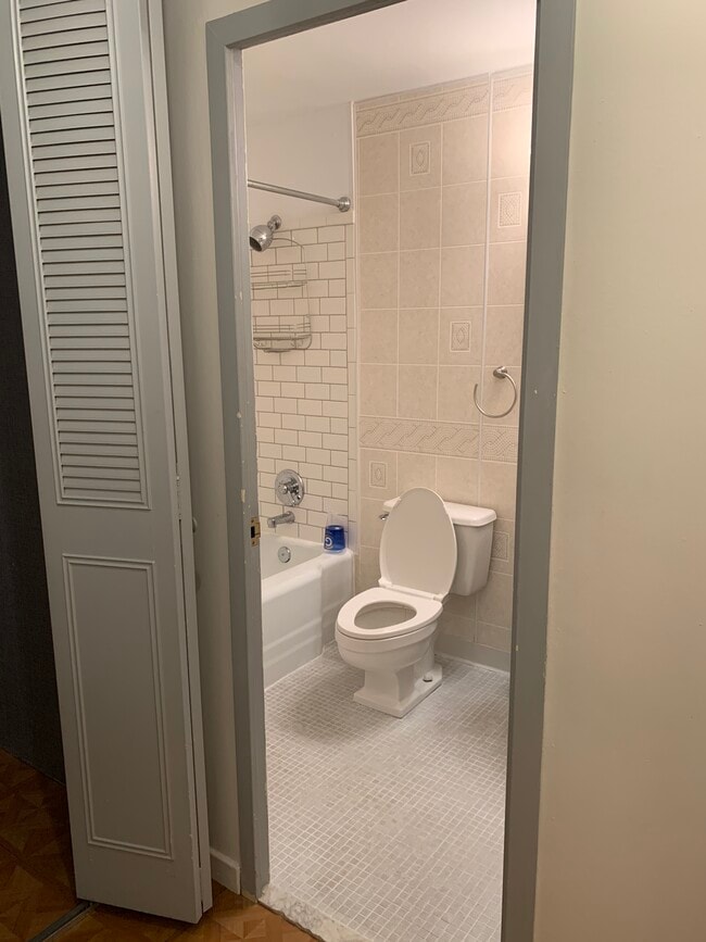 Building Photo - 112 Washington Pl