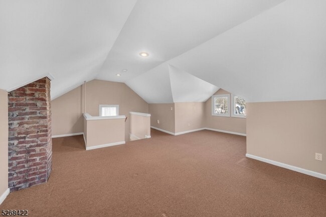 Building Photo - 83 Burnside Ave