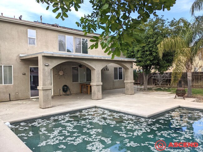 Building Photo - Incredible 5BD/3BA Home in Bakersfield's Desirable 93312 — Pool Service, Landscaping, Pest Contro...