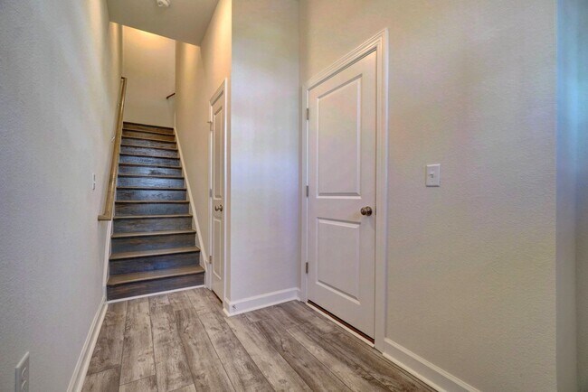 Building Photo - Available 08-05-25! Coastal Luxury Townhom...