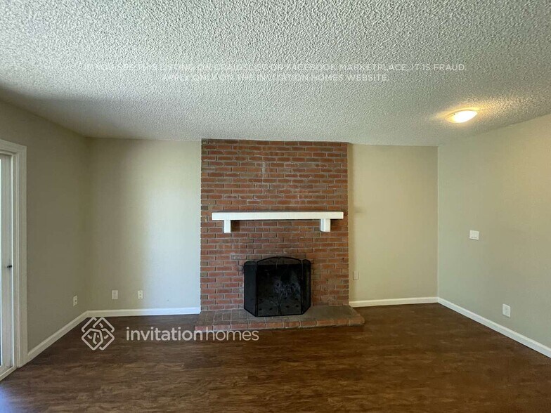 Building Photo - 143 Lexington Ct