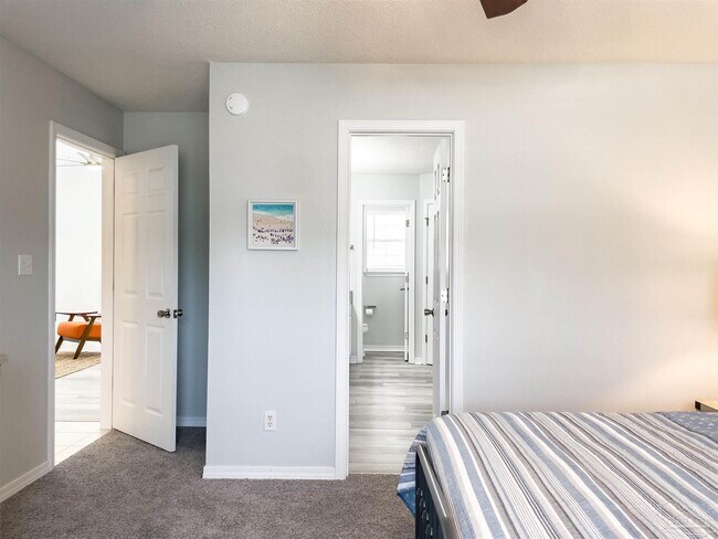 Building Photo - 852 Ladner Dr