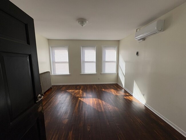 Building Photo - 811 N Harlem Ave