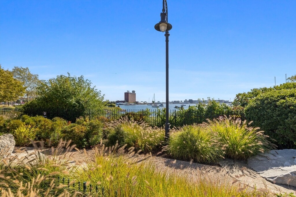 Building Photo - 132 Marginal St