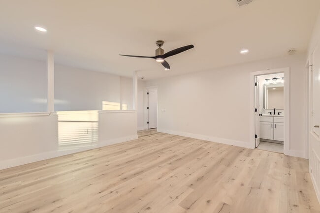 Building Photo - 1625 Anise Dr