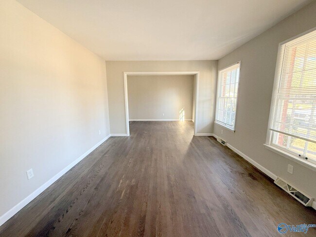 Building Photo - 1729 Laverne Dr NW