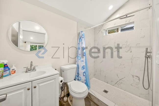 Building Photo - 2431 S Catalina St