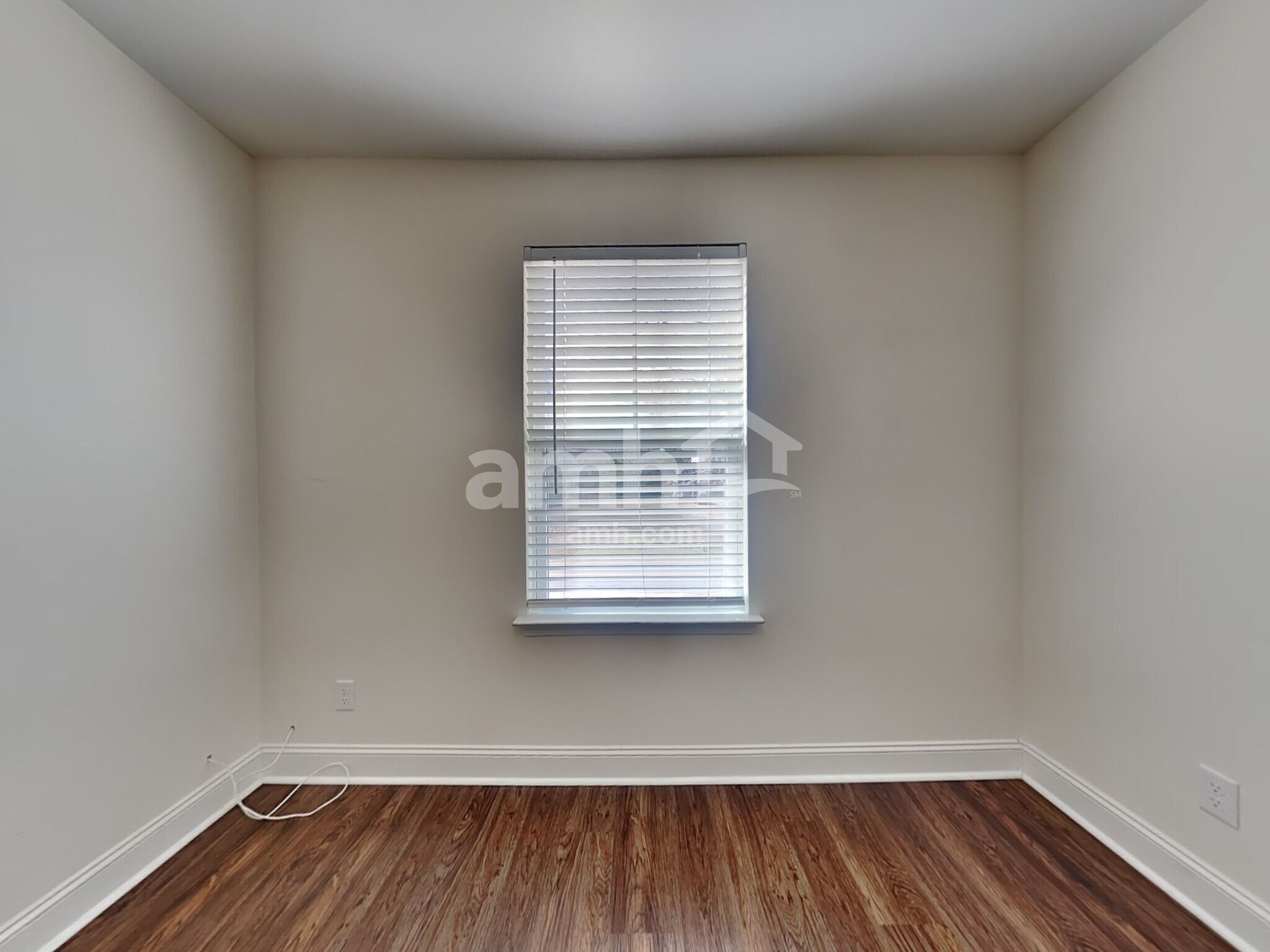 Building Photo - 992 Theodore Rd