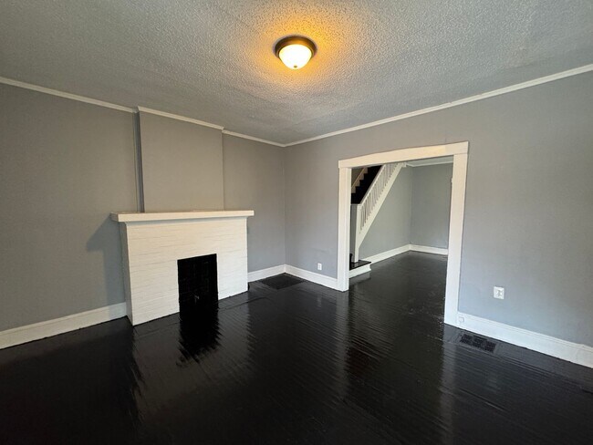 Building Photo - 3632-3634 Birchwood Ave