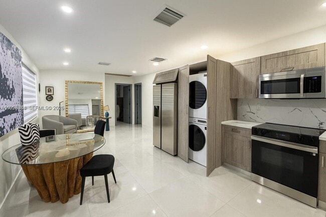 Building Photo - 926 NW 59th St