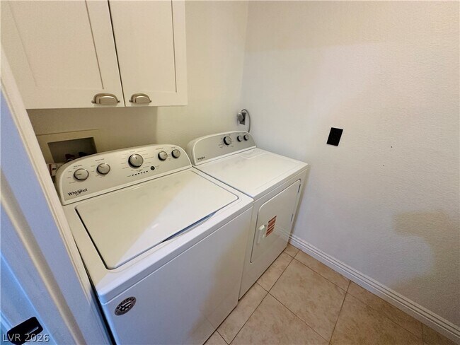 Building Photo - 2200 S Fort Apache Rd