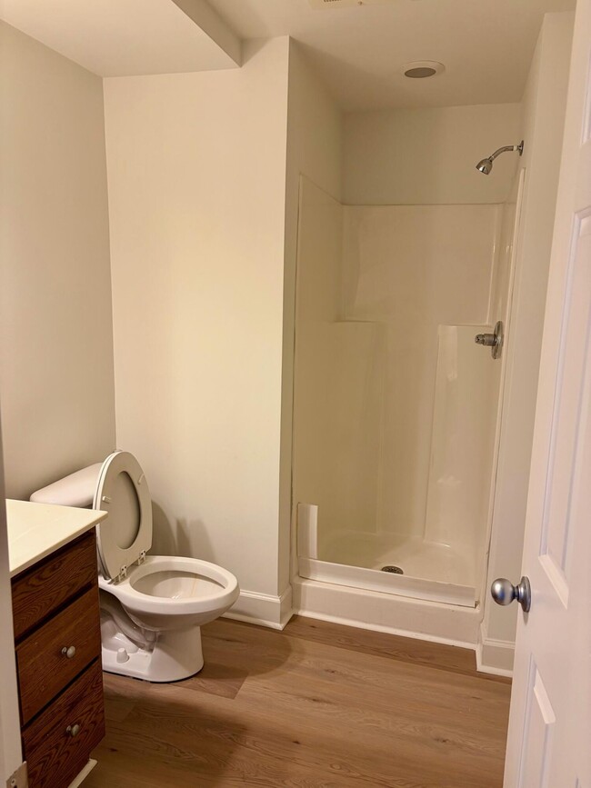 Building Photo - 160 N Mill St