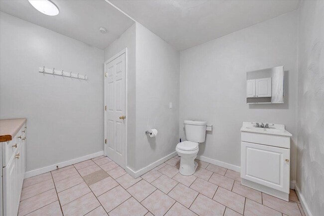 Building Photo - 1202 Rugby Blvd NW