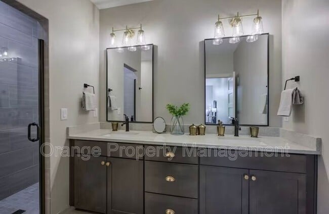 Building Photo - 630 N 46th St