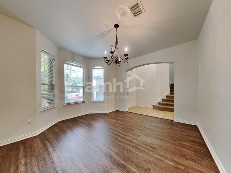 Building Photo - 8752 Lariat Cir