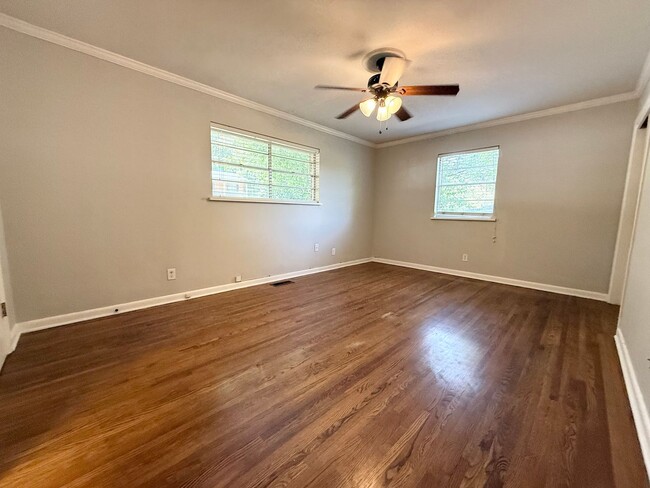 Building Photo - 6604 Granada Dr