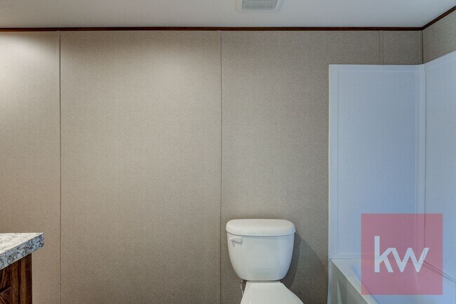 Building Photo - Chestnut St 119/Whispering Hills MHP