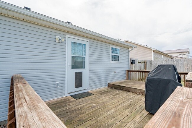 Building Photo - 115 Ivy Pointe Dr