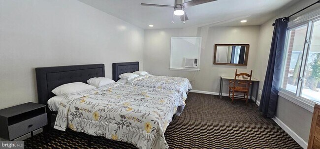 Building Photo - 2645 Valley Ave