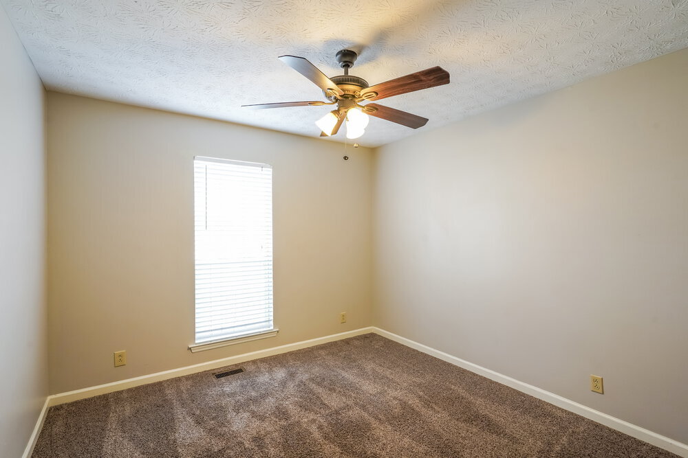 Building Photo - 135 Luna Ln
