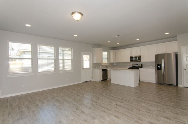 Building Photo - 2136 Pecan Island Dr