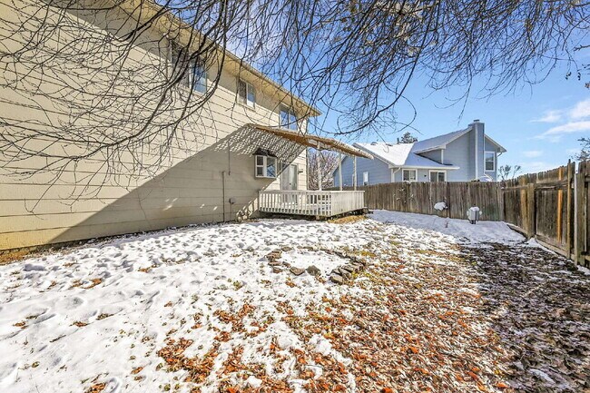 Building Photo - $1,950.00 - 3 Bedrooms, 2 Bathrooms, Single Family Home with Fenced Yard!