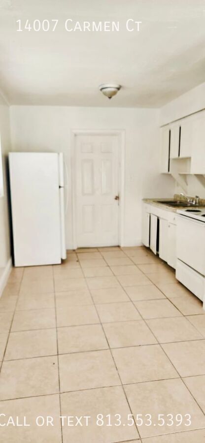 Building Photo - 14007 Carmen Ct